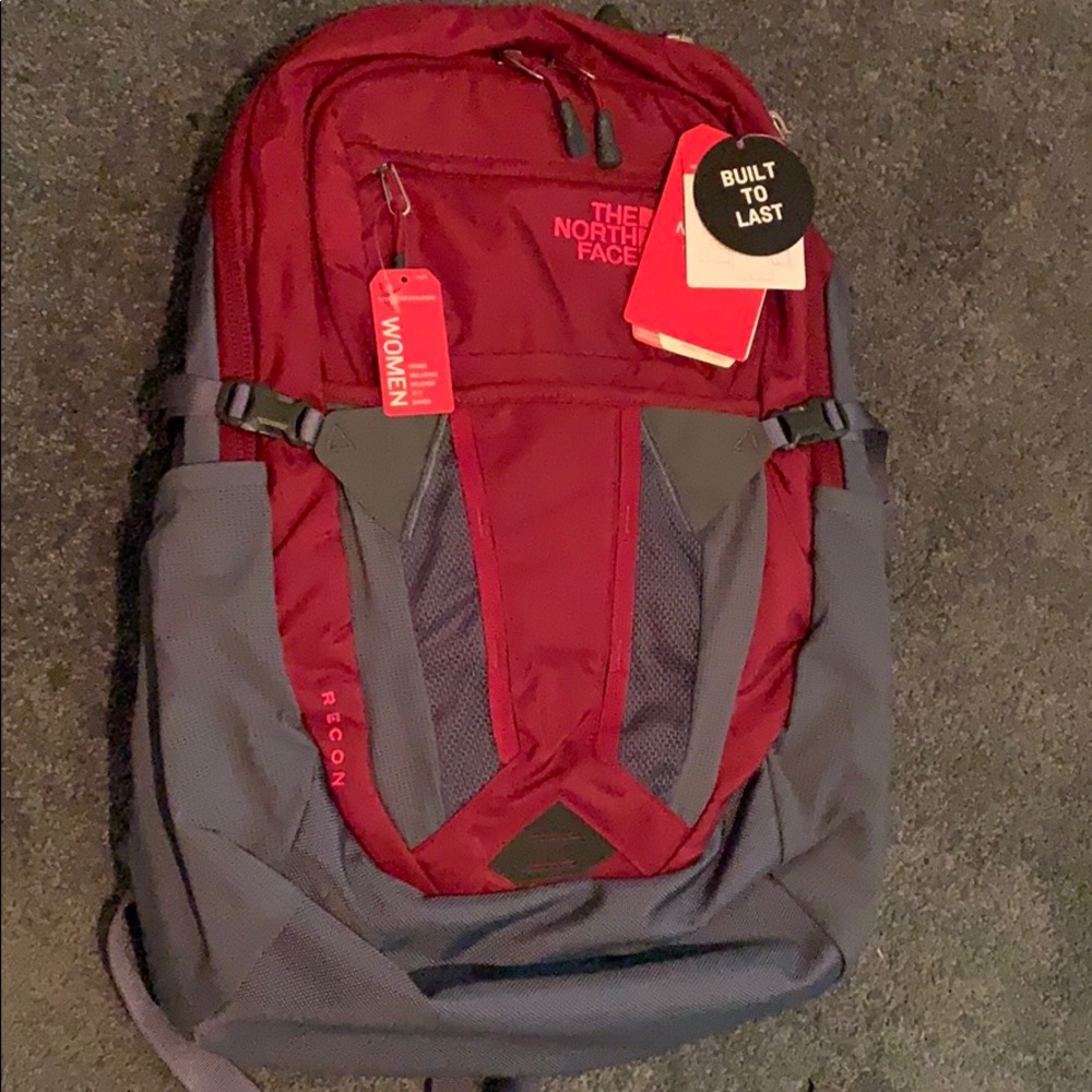 The North Face Women’s Recon Backpack Red-Grey